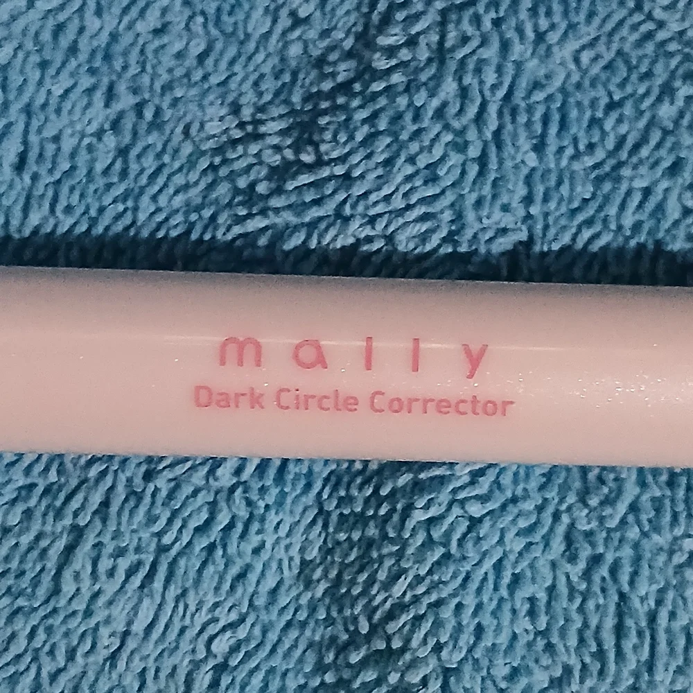 Mally Dark Circle Corrector Lighter